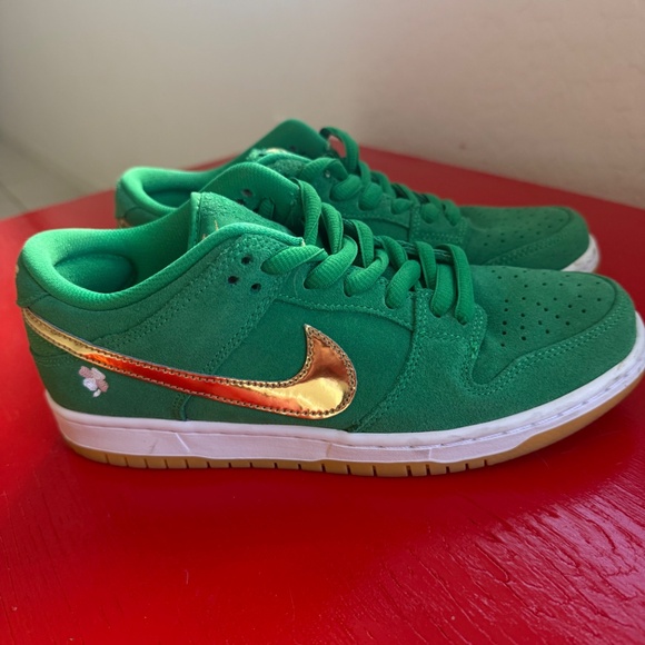 Nike SB Dunk Low Pro Lucky Green/Metallic Gold Women’s 8.5/Mens 7 - Picture 3 of 5